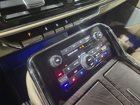 Used 2022 Lincoln Navigator L Reserve image 25