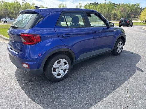 Used 2020 Hyundai Venue SE image 5