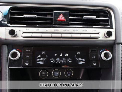 Used 2025 Genesis G70 2.5T image 7