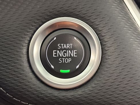 Used 2025 Chevrolet Equinox LT AWD/4WD image 26