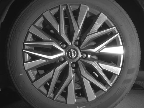 Used 2025 Nissan Altima 2.5 SV FWD image 14