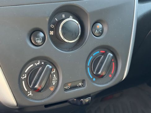 Certified 2019 Nissan Versa Note S FWD image 17