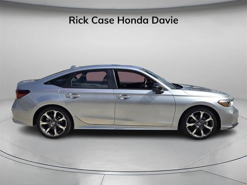 Certified 2025 Honda Civic Sport image 3