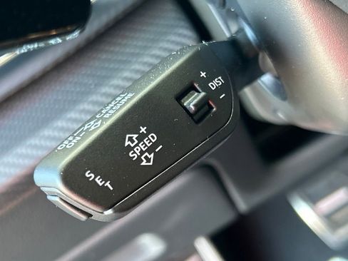 Used 2025 Audi RS Q8 performance image 82