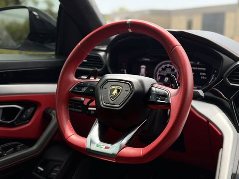 Used 2021 Lamborghini Urus AWD/4WD image 49