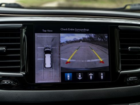 Used 2019 Chrysler Pacifica Touring-L Plus w/ Advanced Safetytec Group image 30