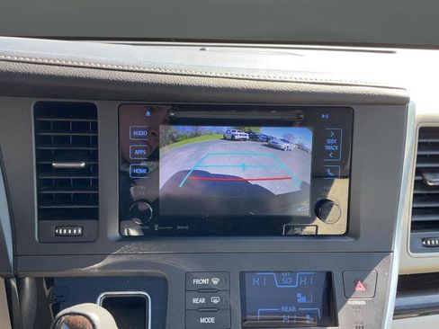 Used 2017 Toyota Sienna XLE w/ XLE Navigation Package AWD/4WD image 31