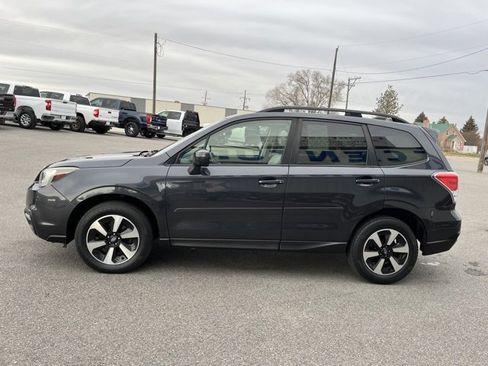 Used 2017 Subaru Forester 2.5i Premium image 8