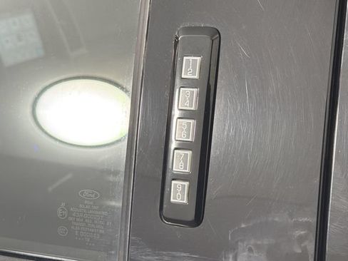 Used 2018 Ford F150 Lariat AWD/4WD image 33
