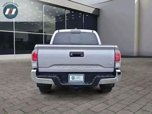 Used 2021 Toyota Tacoma TRD Off-Road image 4