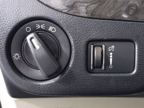 Used 2015 Dodge Grand Caravan American Value Package w/ UConnect Hands-Free Group image 10