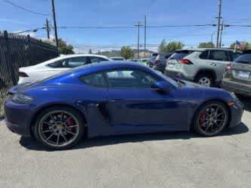 Used 2025 Porsche 718 Cayman GTS RWD image 3