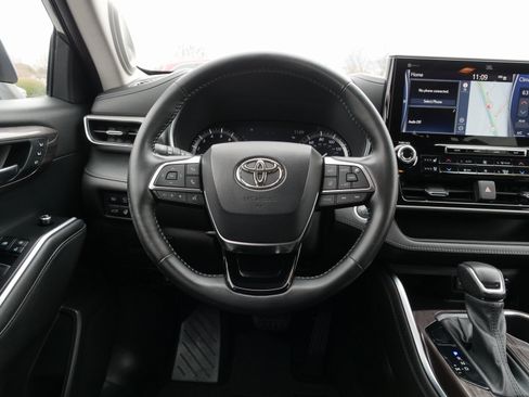 Used 2021 Toyota Highlander Platinum image 23