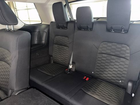 Used 2022 Nissan Pathfinder S FWD image 24