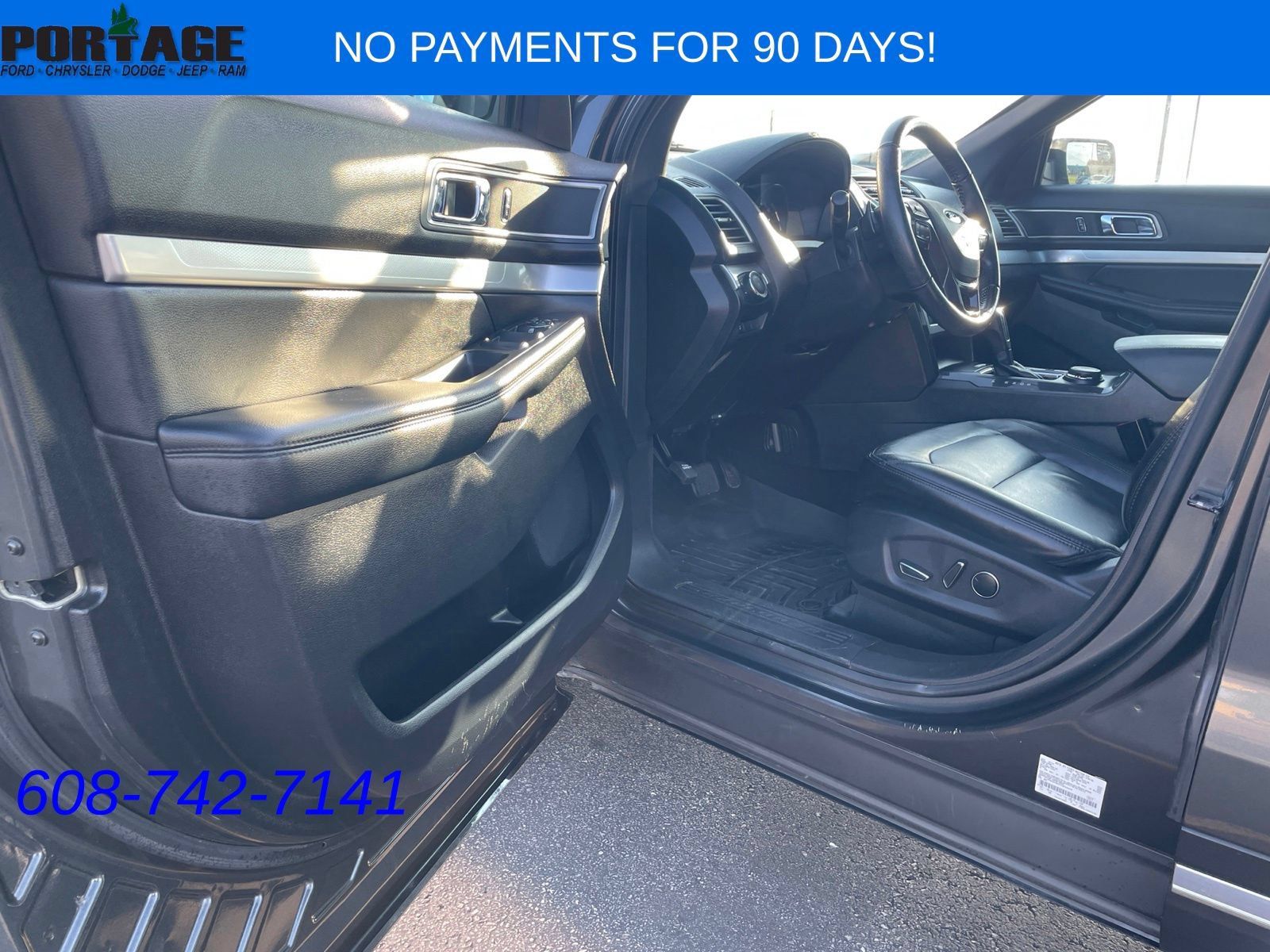 Used 2017 Ford Explorer XLT w/ Equipment Group 202A AWD/4WD image 14
