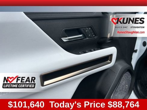 New 2025 GMC Hummer EV 2X w/ LPO, Dark Essentials Package image 21