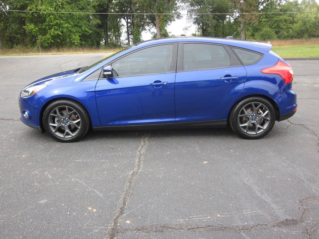 Used 2014 Ford Focus SE w/ Equipment Group 201A FWD image 1