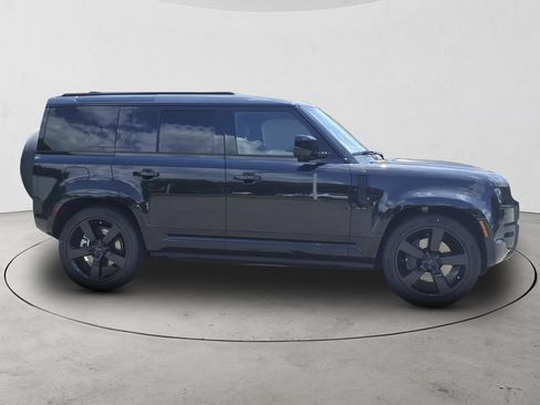 New 2026 Land Rover Defender 110 X-Dynamic SE AWD/4WD image 4