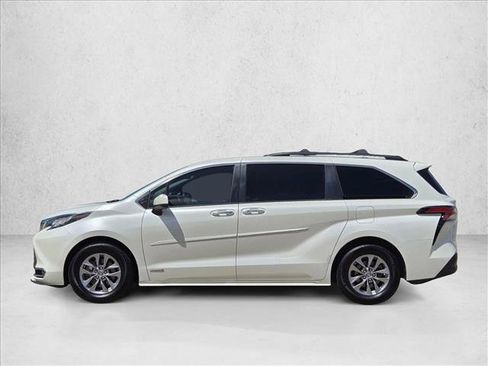 Used 2021 Toyota Sienna XLE FWD image 8