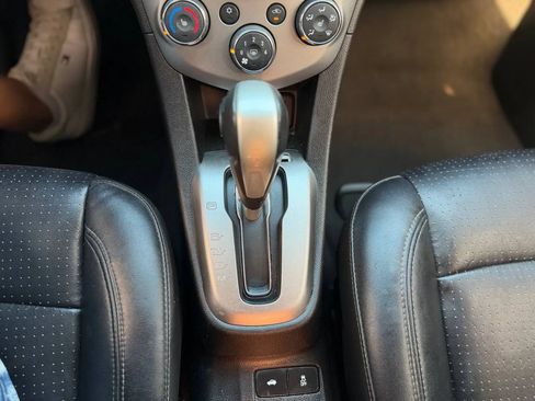 Used 2018 Chevrolet Sonic Premier FWD image 44
