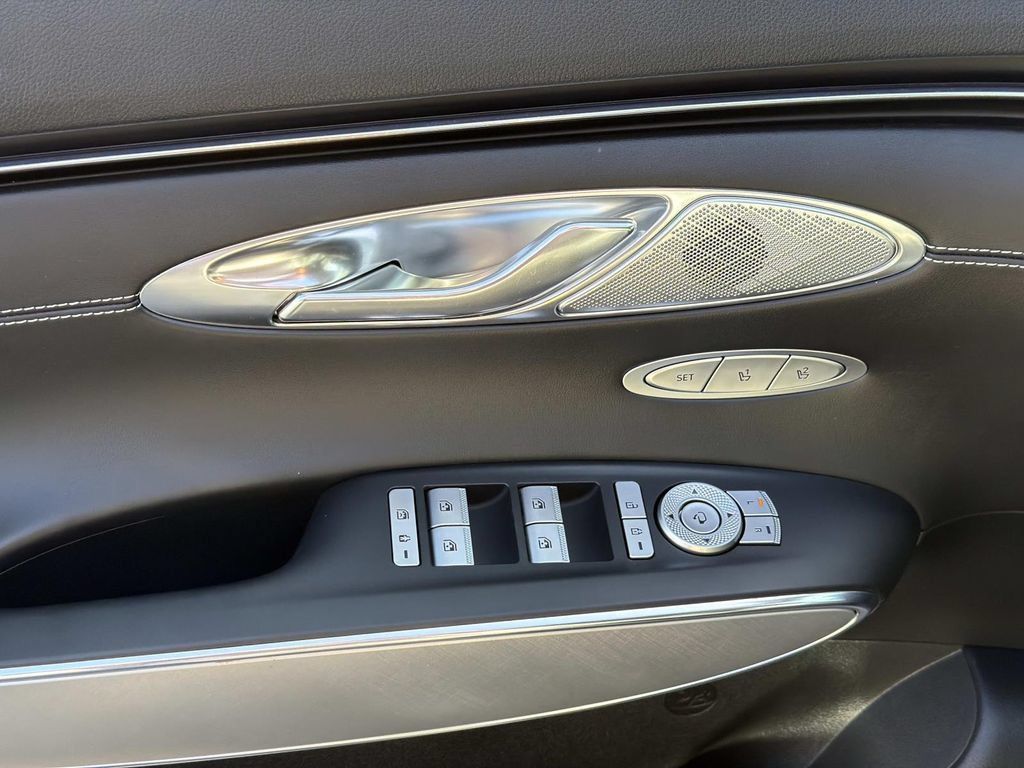 Certified 2023 Genesis Electrified GV70 AWD/4WD image 16