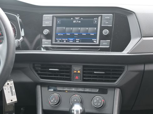 Used 2021 Volkswagen Jetta S image 30