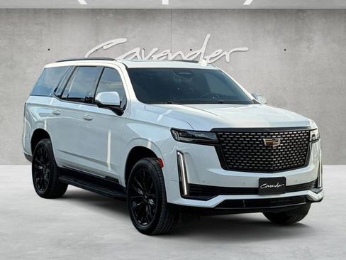 Used 2021 Cadillac Escalade Premium Luxury RWD image 2