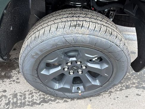 Used 2026 RAM 1500 Express AWD/4WD image 12