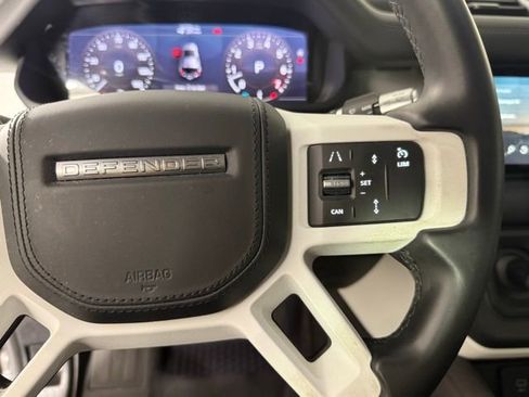 Used 2020 Land Rover Defender 110 First Edition image 19
