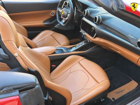 Used 2019 Ferrari Portofino image 42