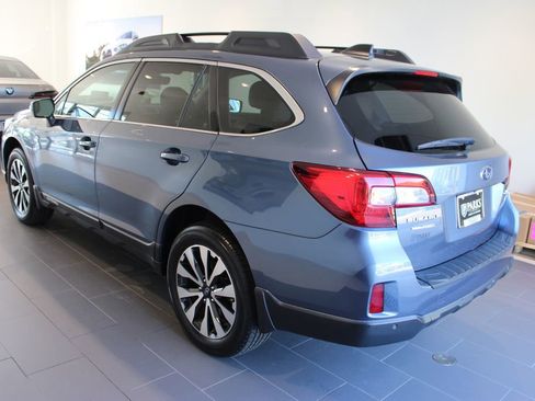 Used 2017 Subaru Outback 2.5i Limited AWD/4WD image 34