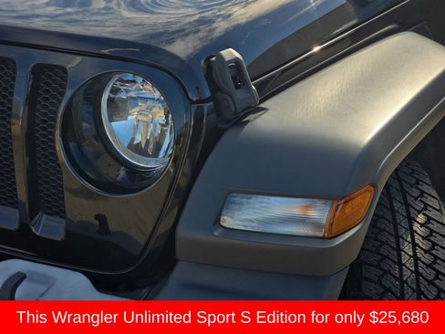 Used 2022 Jeep Wrangler Unlimited Sport image 36