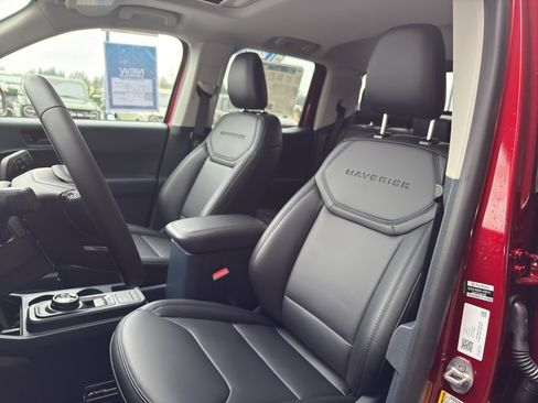 Used 2026 Ford Maverick Lariat w/ Black Appearance Package image 16