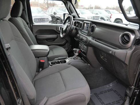 Used 2021 Jeep Gladiator Sport AWD/4WD image 16