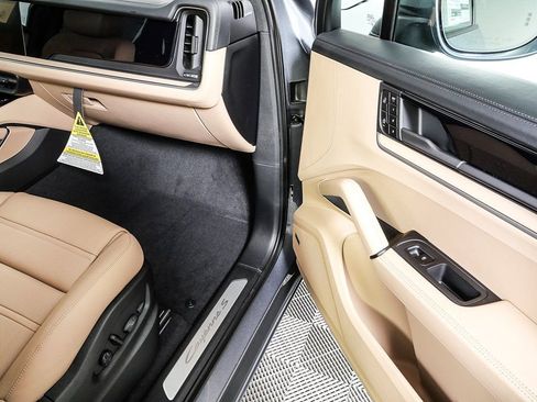 New 2026 Porsche Cayenne S image 27