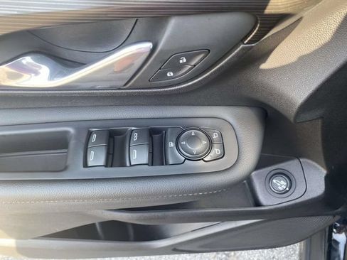 Certified 2024 GMC Terrain SLE w/ Driver Convenience Package FWD image 13