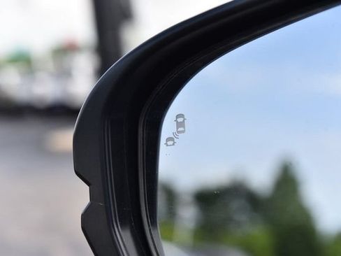Used 2025 Honda CR-V EX image 9