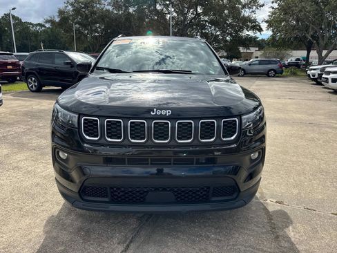 Certified 2024 Jeep Compass Latitude image 8