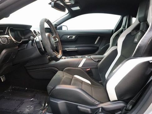 Used 2022 Ford Mustang Shelby GT500 w/ Carbon Fiber Track Pack image 76