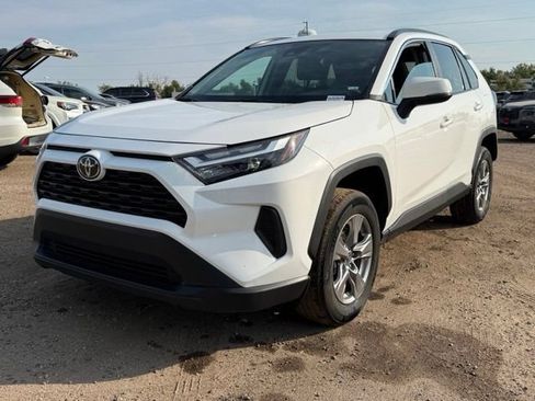 Used 2025 Toyota RAV4 XLE FWD image 1