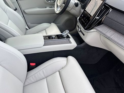 New 2026 Volvo XC90 T8 Ultra w/ Protection Package Premier image 18