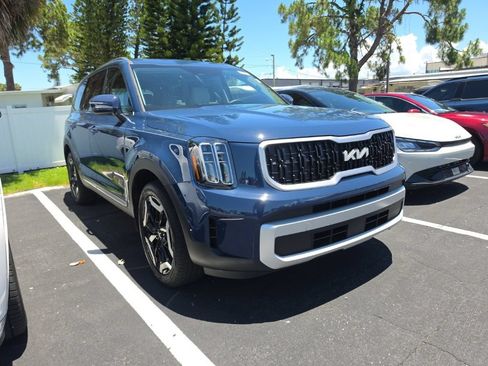 Certified 2024 Kia Telluride EX w/ EX Captain's Chair Package FWD image 1
