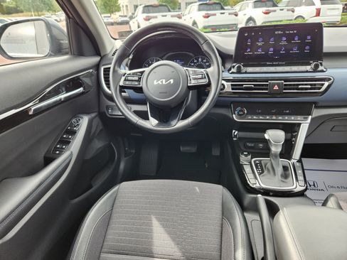 Used 2023 Kia Seltos Nightfall Edition image 13