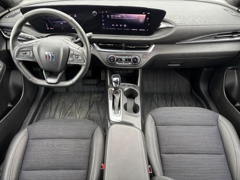 Used 2025 Buick Envista Preferred w/ Convenience I Package image 11