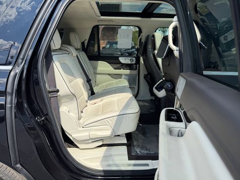 Used 2023 Lincoln Navigator L Black Label image 15