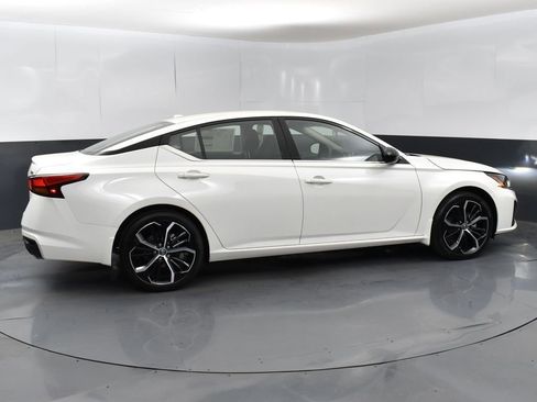 New 2025 Nissan Altima 2.5 SR image 8