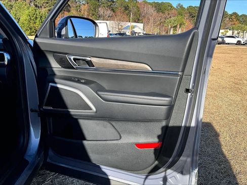 Used 2022 Kia Telluride EX w/ EX Premium Package image 21