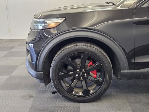 Certified 2022 Ford Explorer ST w/ Equipment Group 401A image 9