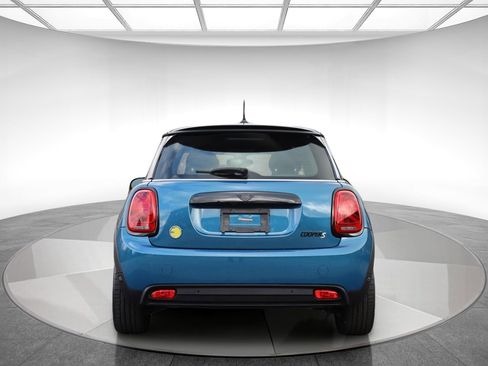 Used 2022 MINI Cooper SE w/ Driver Assistance Package image 7