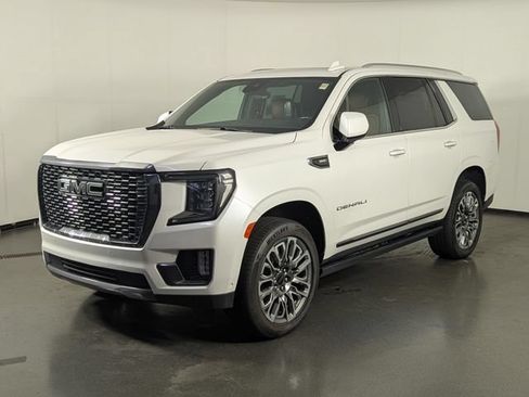Used 2023 GMC Yukon Denali Ultimate AWD/4WD image 4